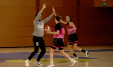 TREBALL D’ADAPTACIÓ DE LES URGELLENQUES ABANS D’ENFRONTAR-SE A L’SPAR GIRONA