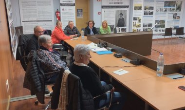 BONA ACCEPTACIÓ DELS VEÏNS DE LLÍVIA EN EL PRIMER ESMORZAR AMB L'ALCALDE