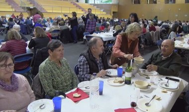 ALP REPARTEIX 450 RACIONS D'ESCUDELLA DE CARNESTOLTES