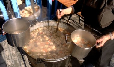 LA POBLA DE SEGUR REPARTEIX UNES 400 RACIONS D’ESCUDELLA PER CARNAVAL