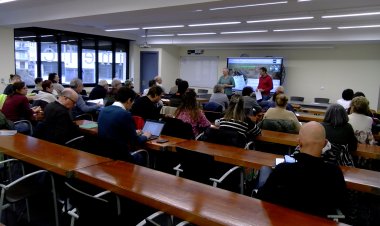 UNA SETANTENA DE PERSONES INICIEN EL PRIMER CURS A LA UNED SOBRE LA HISTÒRIA DE LA SEU