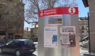 PUIGCERDÀ PROHIBEIX ENGANXAR CARTELLS PUBLICITARIS FORA DELS NOUS PANELLS INSTAL·LATS