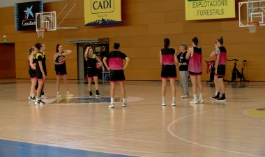 EL CADÍ LA SEU ENCARA LA RECTA FINAL DE LA TEMPORADA MENTRE TREBALLA EN LA SEGÜENT