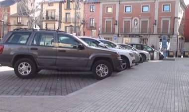PUIGCERDÀ ESTUDIA SI FA UNA GESTIÓ INDIRECTA DE TOT L'APARCAMENT REGULAT