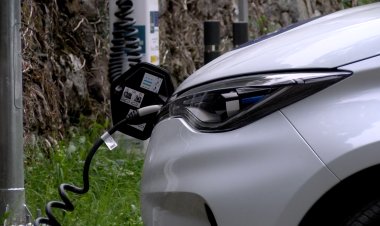TREMP VOL MILLORAR EL SERVEI DE RECÀRREGA DE VEHICLES ELÈCTRICS