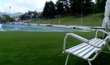 LA PISCINA D’OLIANA PRESENTA UNA IMATGE RENOVADA EN L’INICI DE LA TEMPORADA D’ESTIU