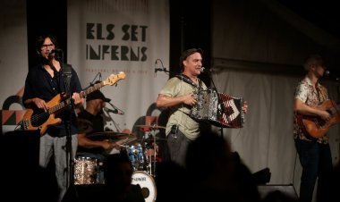 ELS SET INFERNS APLEGA UN MILER D’AMANTS DEL JAZZ I EL FOLK