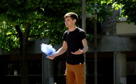 ÒMNIUM ALT URGELL CONCEDEIX EL PREMI MN ALBERT VIVES A IVAN CARO