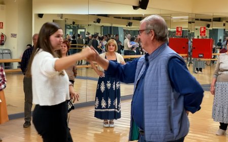JOVES I GRANS PREPAREN LA DESENA EDICIÓ DEL BALL CERDÀ INTERGENERACIONAL