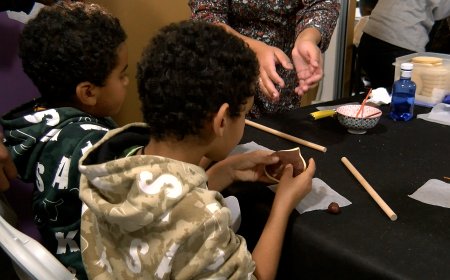 BONA PARTICIPACIÓ EN ELS TALLERS FAMILIARS DE CASTANYADA I HALLOWEEN