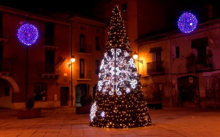 EL PONT DE SUERT RENOVA I AMPLIA L’ENLLUMENAT NADALENC DELS SEUS CARRERS