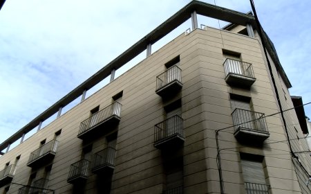 PAS ENDAVANT PER A LA CONSTRUCCIÓ DE DOTZE PISOS A CAL PENSAMENT