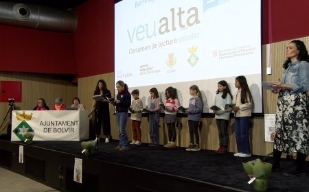 CERDANYA ESCULL ELS REPRESENTANTS DEL CERTAMEN DE LECTURA EN VEU ALTA