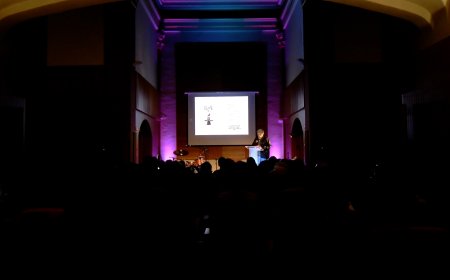 UNA VINTENA DE LLENGÜES S’UNEIXEN A LA SEU D’URGELL EN EL DIA MUNDIAL DE LA POESIA