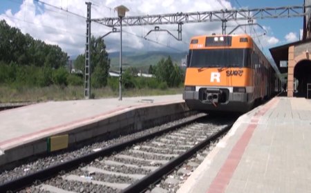 RECLAMEN LA INTEGRACIÓ TARIFÀRIA DEL TRANSPORT PÚBLIC I CONNEXIÓ DIRECTA AMB BARCELONA