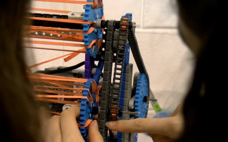 L’EQUIP TECH TITANS DE L’INS LA VALIRA BUSCA SUPORT PER PARTICIPAR AL MUNDIAL DE ROBÒTICA