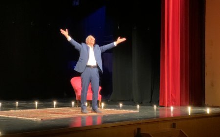 EL CASINO CERETÀ S’OMPLE PER PASSAR UNA ESTONA AMB JOAN PERA
