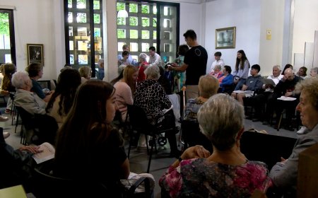 UNA TRENTENA DE PARELLES ES CONEIXEN EN LA TROBADA FINAL DEL PROJECTE ‘ENS ESCRIVIM’