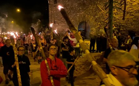 DUES BAIXADES DE FALLES SIMULTÀNIES, TRADICIÓ DE LA BAIXADA D’ALINS