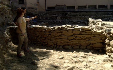 EL JACIMENT DEL PATI DE LES MONGES DESCOBREIX UN BARRI ARTESÀ DE L’ÈPOCA MEDIEVAL