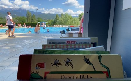 LA BIBLIOTECA DE SANT AGUSTÍ OFEREIX UN PUNT DE LECTURA A LA PISCINA DE LA SEU D’URGELL