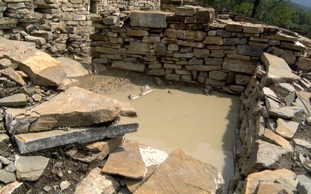 ES DESCOBREIX PAVIMENT DEL S-XIV A LES EXCAVACIONS AL POBLAT MEDIEVAL DEL PUI DE SEGUR