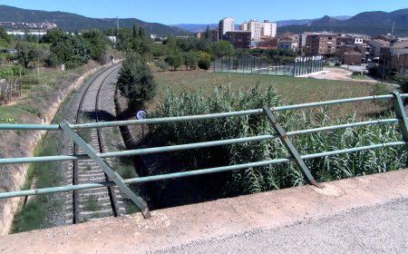 FGC ARREGLARÀ EL PONT QUE CREUA EL PAS DEL TREN AL CAMÍ D’EROLES I EN REGULARÀ L’ÚS