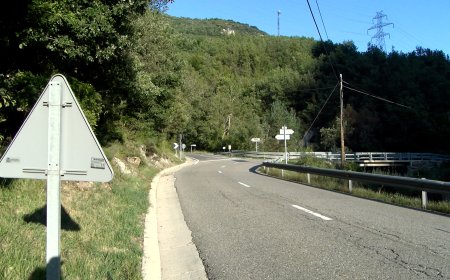 LA VALL DE PERANERA DEMANA UNA PARADA DEL NOU BUS A LA N-260