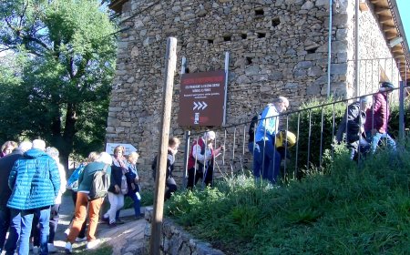 VISITA DE LA GENT GRAN DE CERDANYA AL PARC DELS BÚNQUERS DE MARTINET I MONTELLÀ