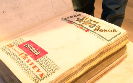 ES RESTAURA EL LLIBRE D’HONOR DE LA FARMÀCIA ESTEVA I S’EXPOSARÀ AL MUSEU DE LLÍVIA