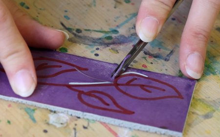 UNA ARTESANA DE MATARÓ CONSOLIDA UN TALLER DE LINOGRAVAT A TREMP