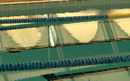 180 ESCOLARS DEL PALLARS JUSSÀ INICIEN CLASSES DE NATACIÓ A LA PISCINA DE L’AGBS