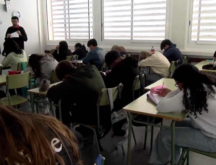 L’ESCOLA LLUMS DEL NORD CONVOCA A LA POBLACIÓ PER IMPEDIR EL SEU TANCAMENT