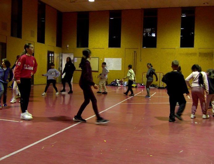 EL BALL DE CASCAVELLS TORNA A LA PLAÇA D’OLIANA