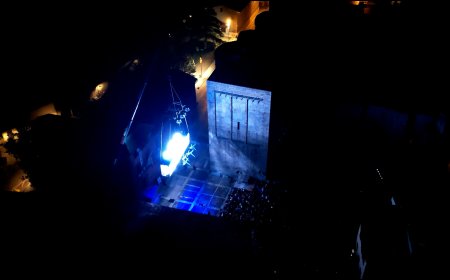 ESPECTACLES DE MÚSICA I DANSA AÈRIA PROTAGONITZEN L’ENCESA DE LLUMS A LA SEU D’URGELL