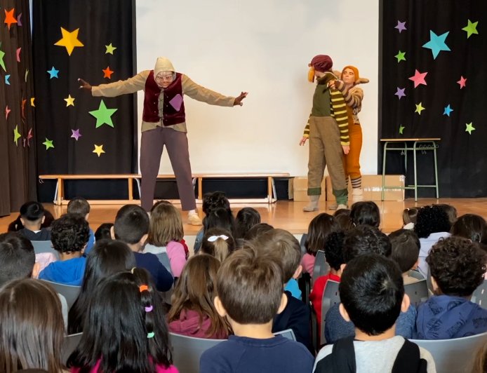 ELS INFANTS DE LA SEU D’URGELL COMENCEN NADAL AMB LA VISITA DELS MINAIRONS