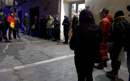 CONCENTRACIÓ PER REBUTJAR ELS ATACS A LA LLIBRERIA EL REFUGI I A L’ATENEU DE L’ALT URGELL