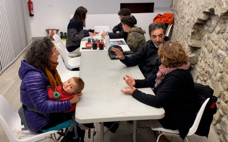 ES CLASSES D’ANGLÈS A LLES DE CERDANYA ENGRESQUEN VINT ALUMNES
