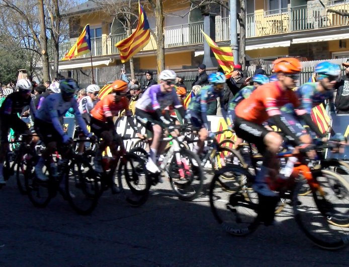 LA SEU D’URGELL VIU LA SORTIDA DE LA CINQUENA ETAPA DE LA VOLTA CICLISTA A CATALUNYA