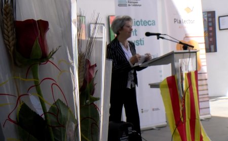 LES LECTURES OMPLEN LA BIBLIOTECA SANT AGUSTÍ PER SANT JORDI
