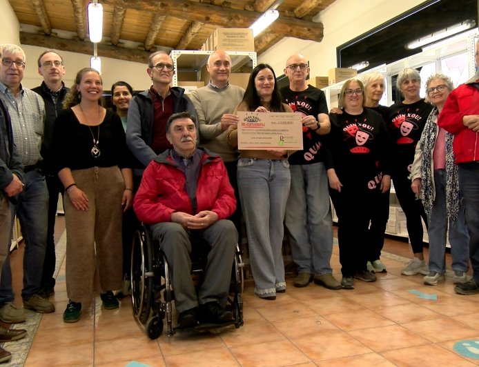 ELS BENEFICIS DE L’OBRA ‘8MIL-4CENTS-NORANTA-6’ S’HAN DESTINAT AL BANC D’ALIMENTS