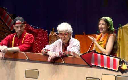 PROTECCIÓ CIVIL EXPLICA A INFANTS DE PUIGCERDÀ I A TRAVÉS DEL TEATRE COM TENIR UNA REVETLLA SEGURA 