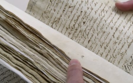 RESTAUREN EL LLIBRE DE PRIVILEGIS QUE RECULL SET SEGLES DE GESTIÓ I CONFLICTES DE LA SÈQUIA DE PUIGCERDÀ 