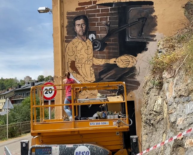 CASTELLCIUTART HOMENATJA ELS OFICIS DE FERRER I FORNER EN DOS NOUS MURALS