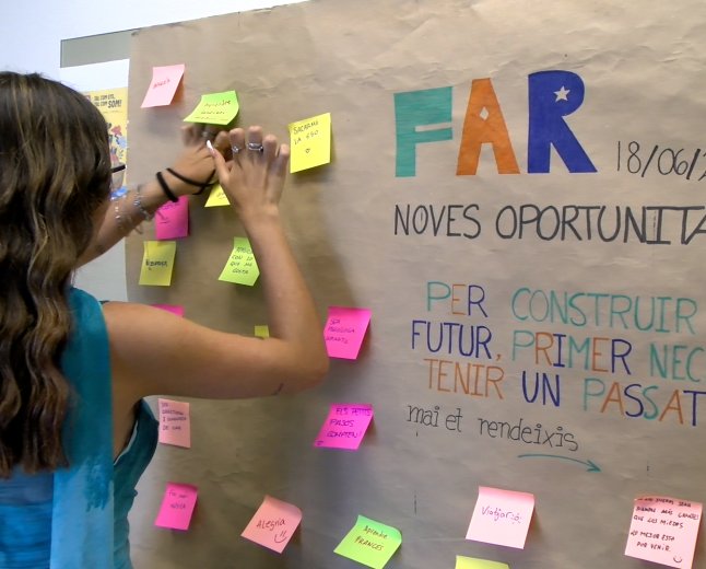 CINQUANTA JOVES REBEN SUPORT I FORMACIÓ PER REPRENDRE ELS ESTUDIS O TROBAR UNA FEINA