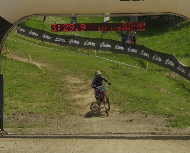 WILLIAMSON I CARREZ COURDURIER REGNEN A LA iXS EUROPEAN DOWNHILL CUP CONTINENTAL SERIES DE LA MOLINA 
