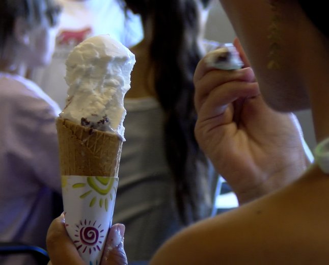 EL CICLE ‘PARLEM DE FORMATGE’ COMENÇA AMB UN TALLER DE GELATS