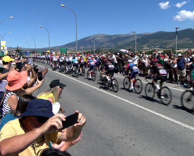  PUIGCERDÀ VIU UN PAS DEL TOUR DE FRANÇA MULTITUDINARI