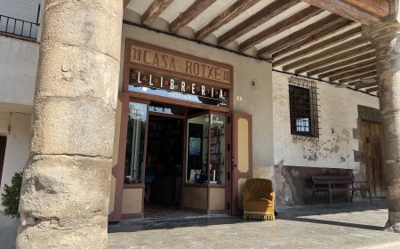 LA LLIBRERIA CASA ROTXÉ REOBRE UN ESTABLIMENT HISTÒRIC DE PERAMOLA 