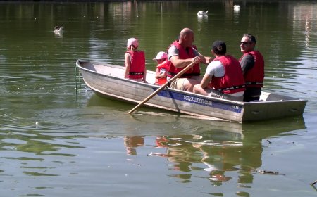 L’ESTANY DE PUIGCERDÀ RECUPERA L’EMBLEMÀTIC PASSEIG EN BARCA
